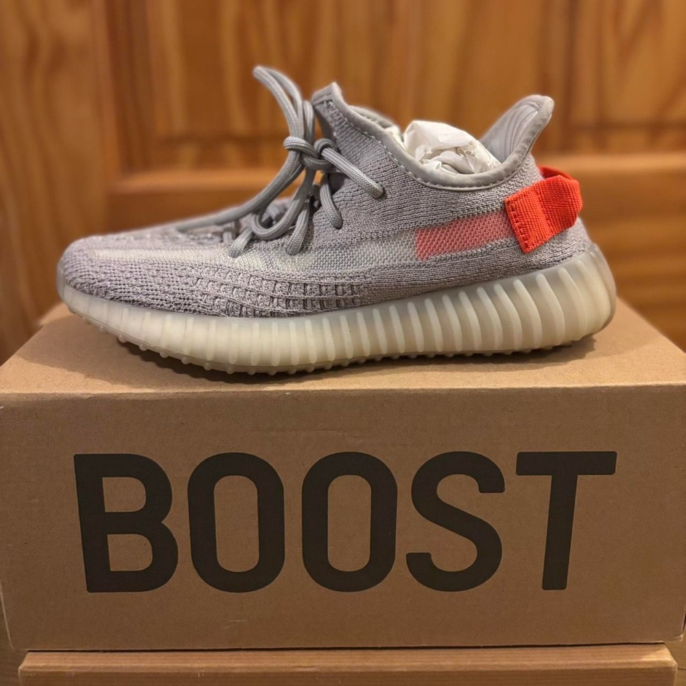 Yeezy Boost 350 V2 ‘TAIL LIGHT’